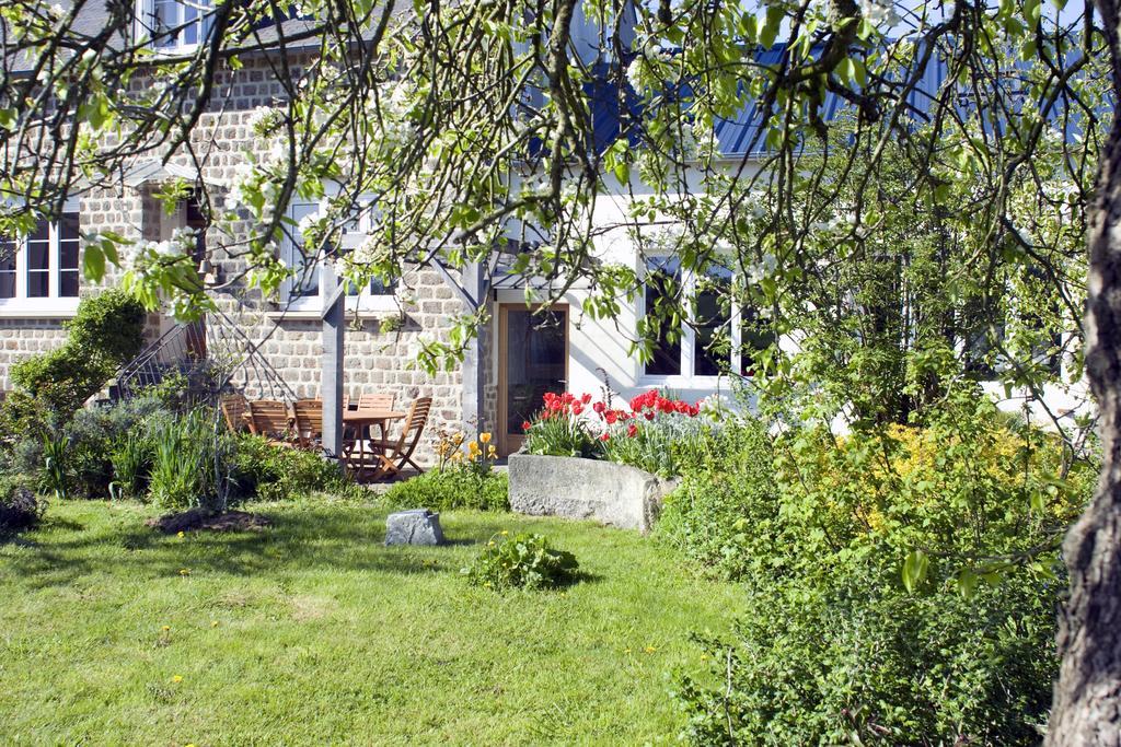La Nesliere Chambres D'Hotes Bio Saint-Symphorien-des-Monts Exteriér fotografie