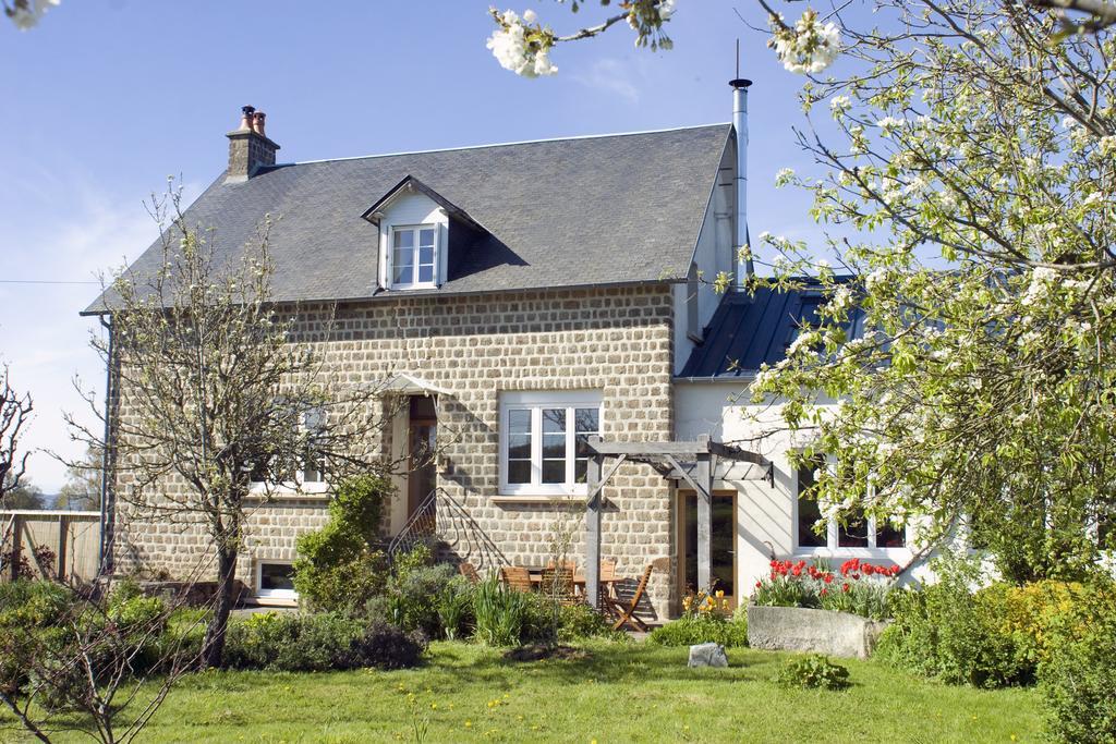 La Nesliere Chambres D'Hotes Bio Saint-Symphorien-des-Monts Exteriér fotografie